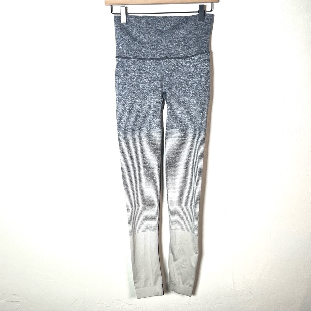 Victoria sport gray ombre athletic leggings pants size small S B178
